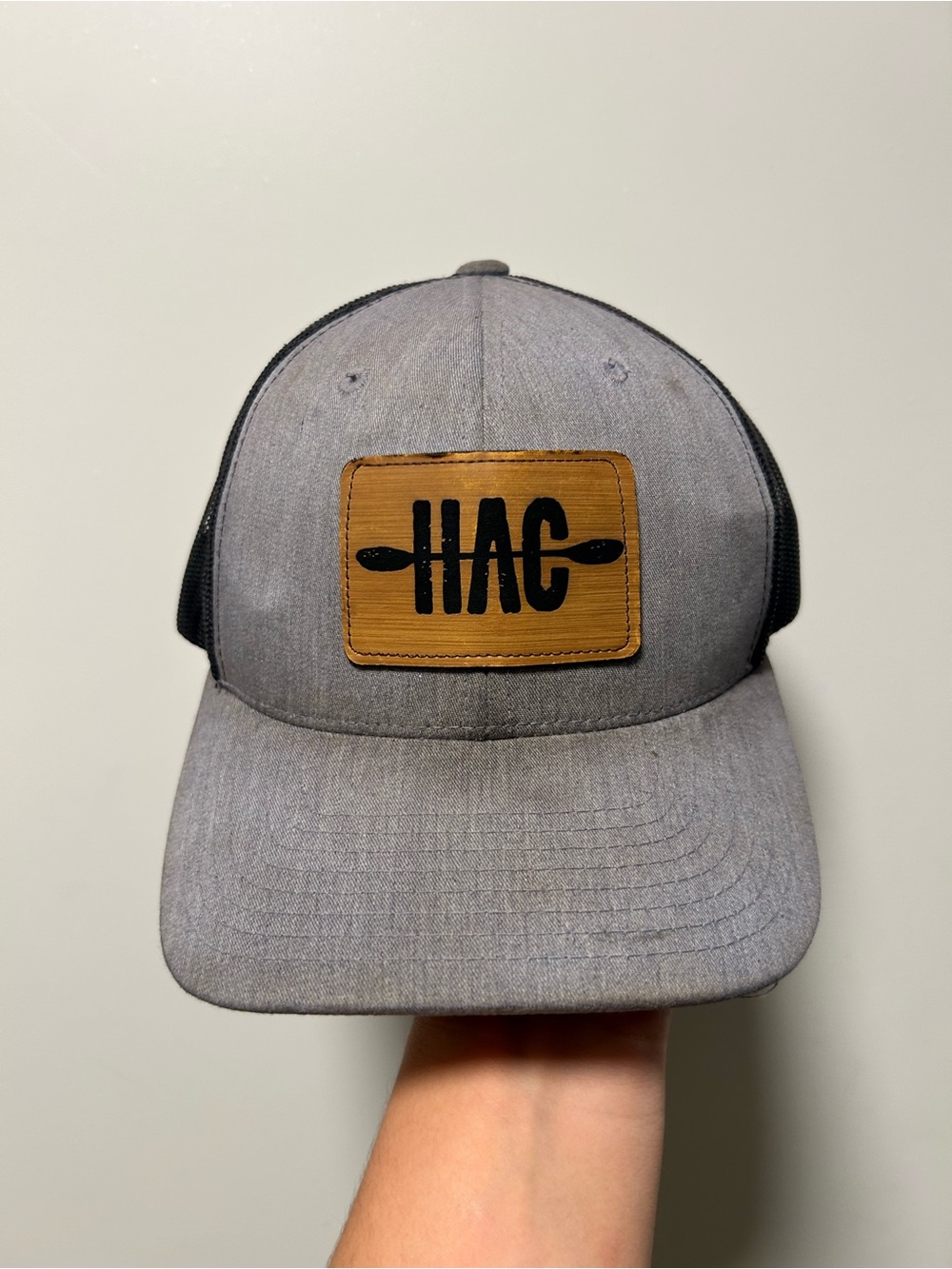 Gorpcore HAC paddle wood patch trucker hat • Gray & black mesh snapback